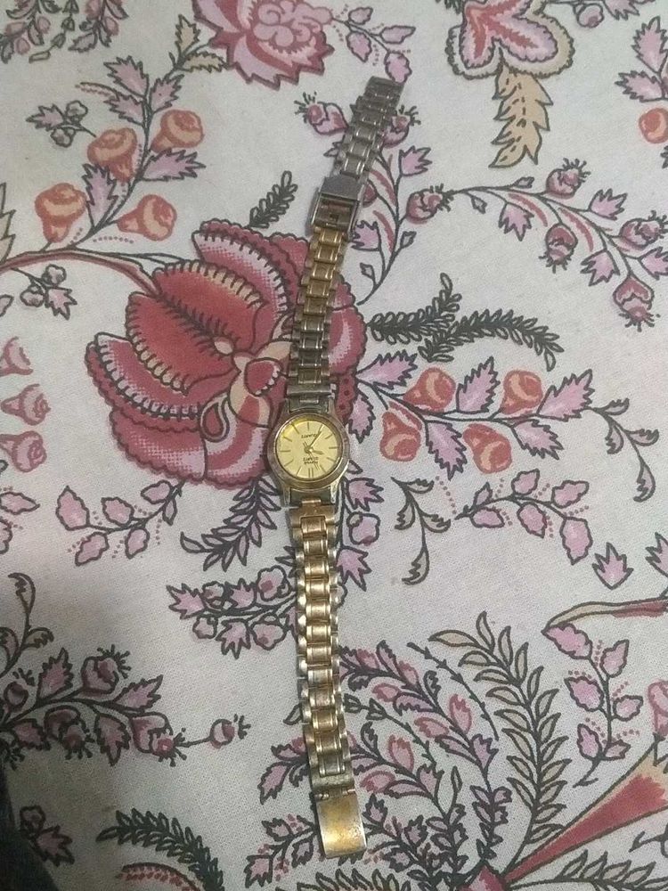 Elegant Gold-Tone Ladies Watch
