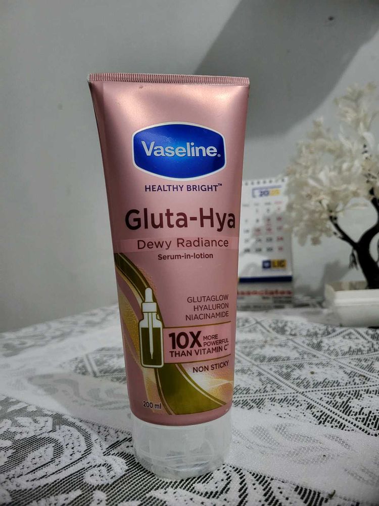 Vaseline Gluta-Hya Lotion