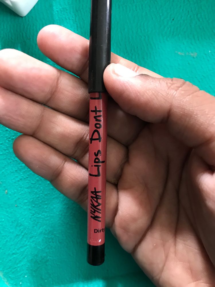 Nykaa Lip Pencil