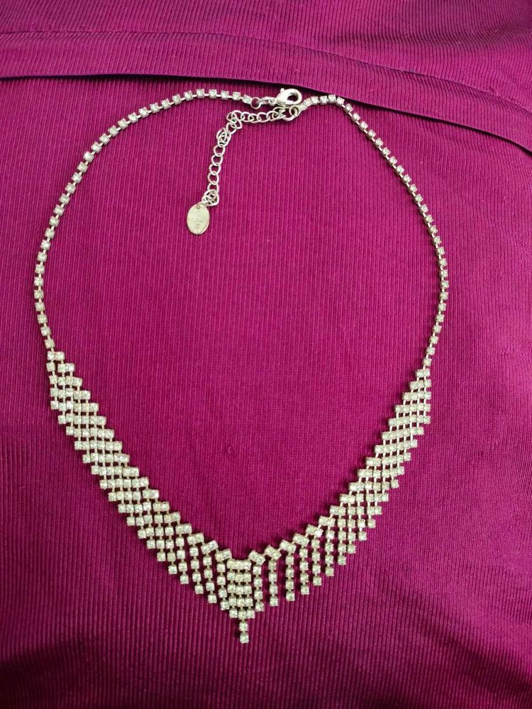 Neckpiece To Wear In Fastive Seasons