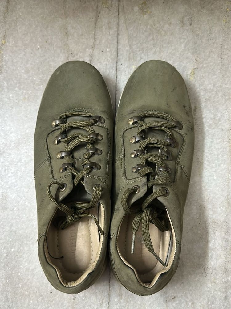 *100% AUTHENTIC* Woodland Olive Suede Sneakers