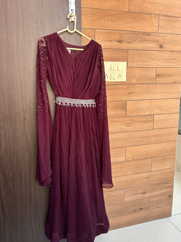 Elegant Burgundy Maxi Dress