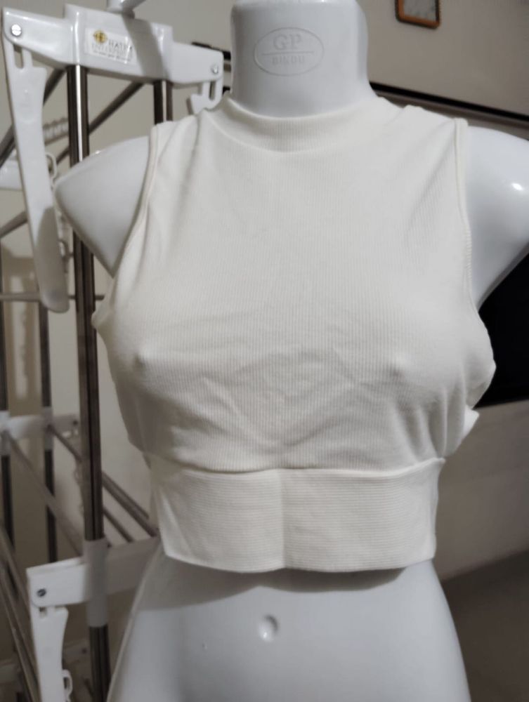 Xs,S,M-Open back with knot White Crop Top