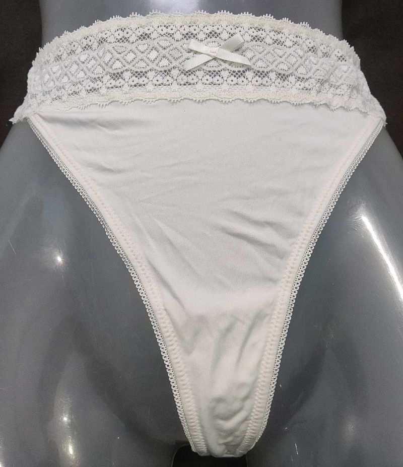White Lace Thong Panty 🖤