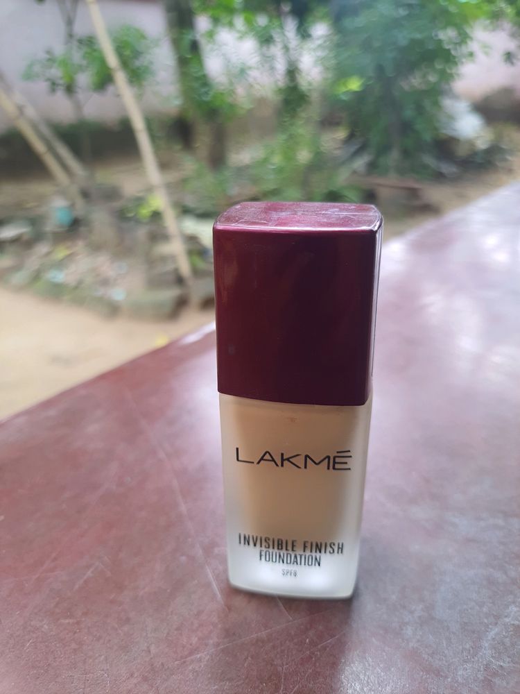 Lakme Invisible Foundation (Shade 02)