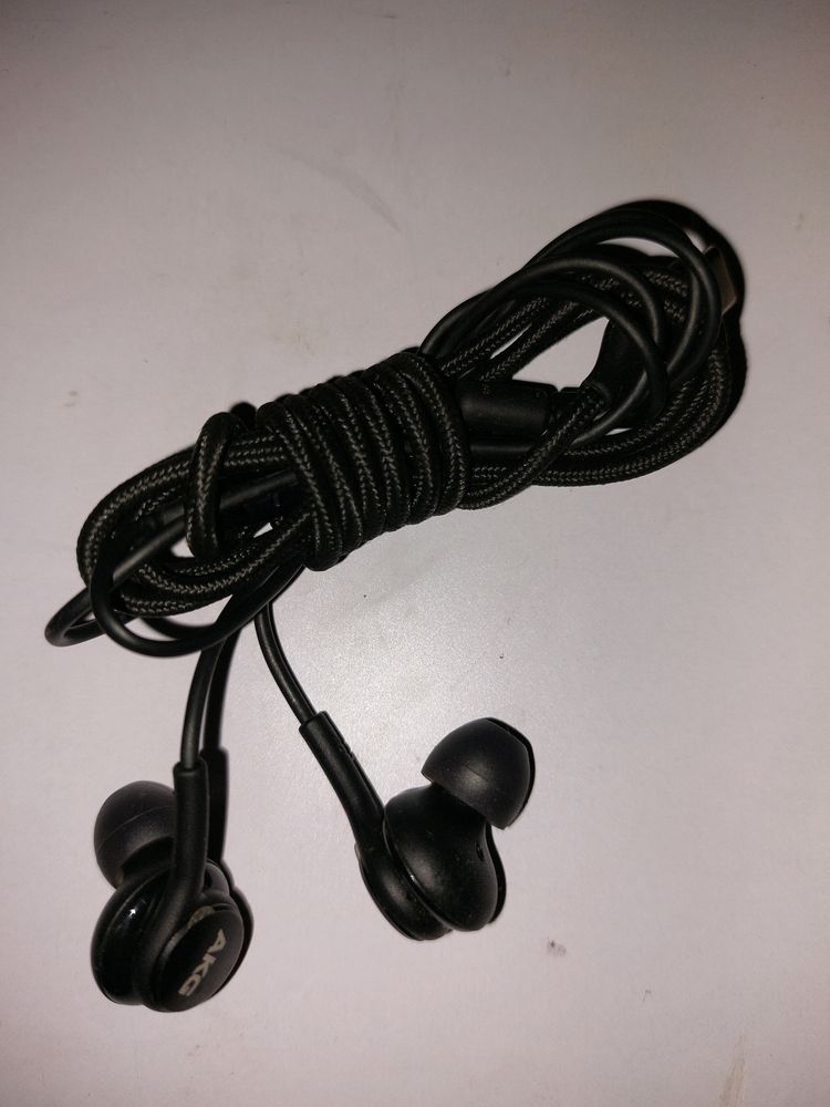 Earphone