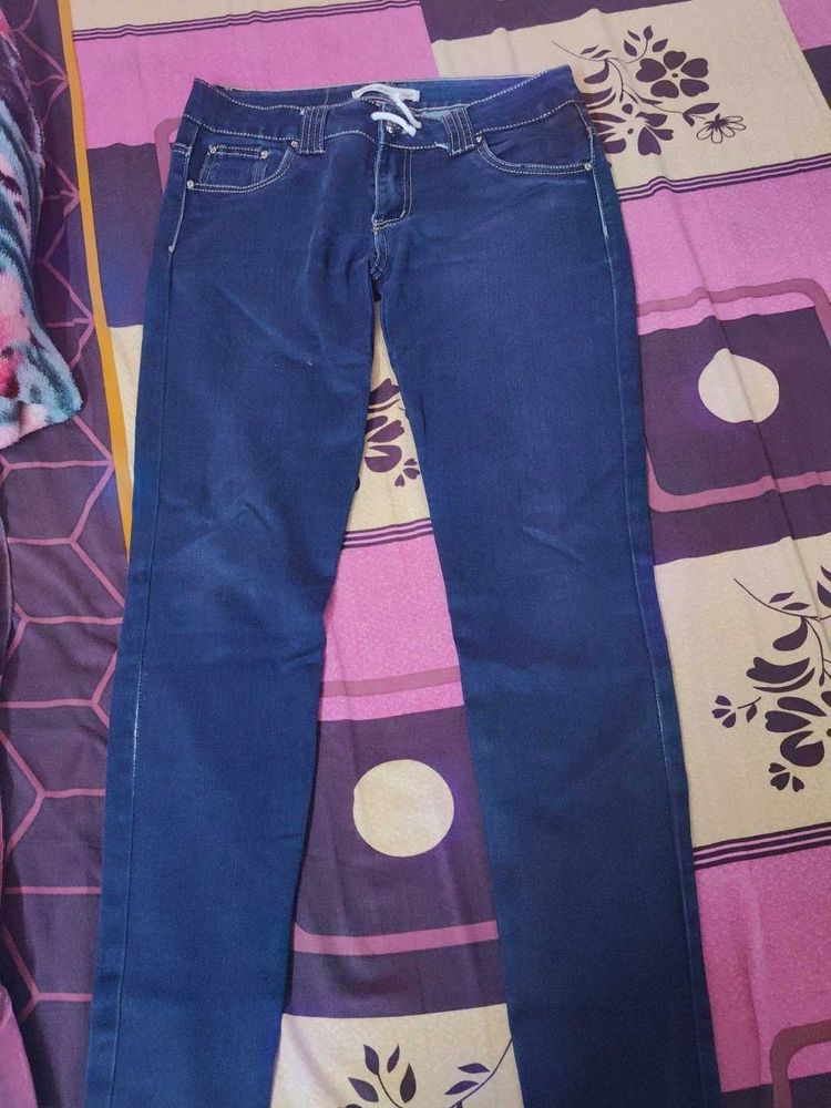 Women&#39;s Jeans