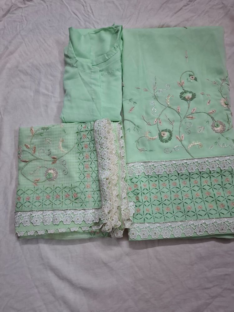 Twining Set Of Lehenga Choli Semi Bridal