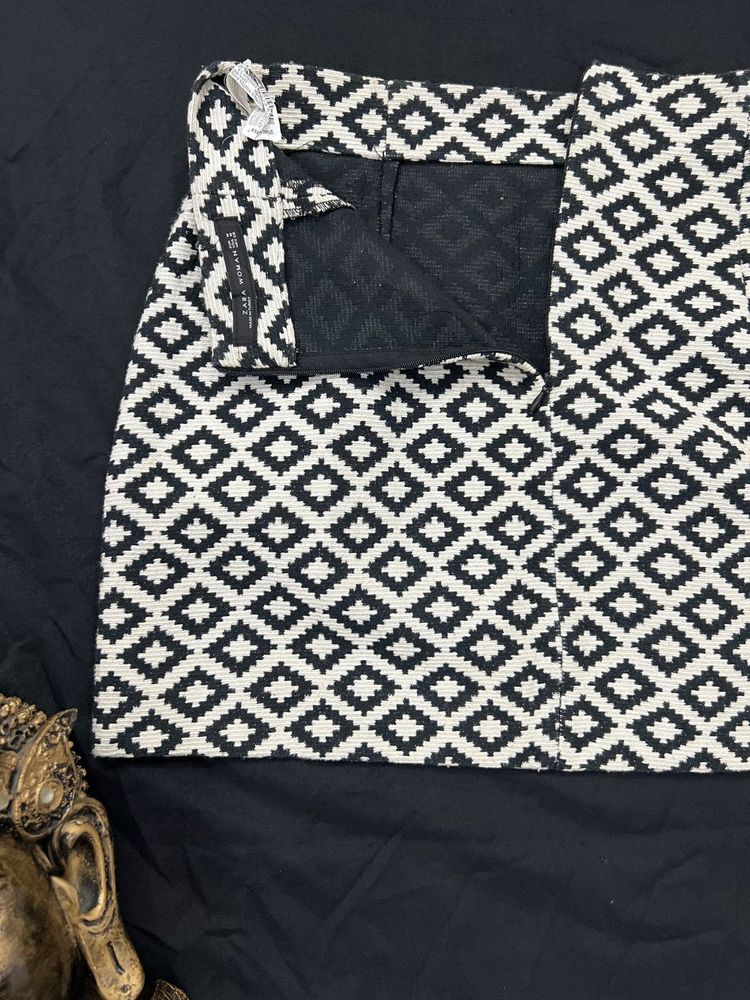 ZARA Women Black And White Check
