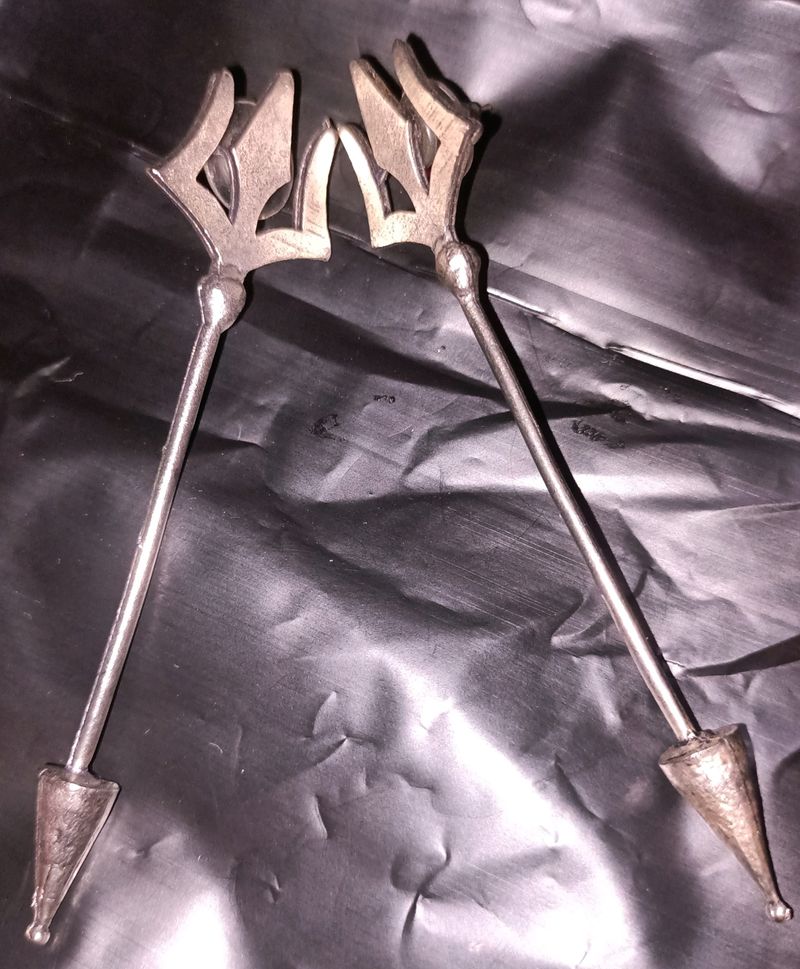 Trishul Studs