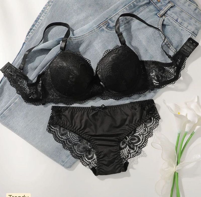 Brand new SAVANA Lace Lingerie Set- 34B