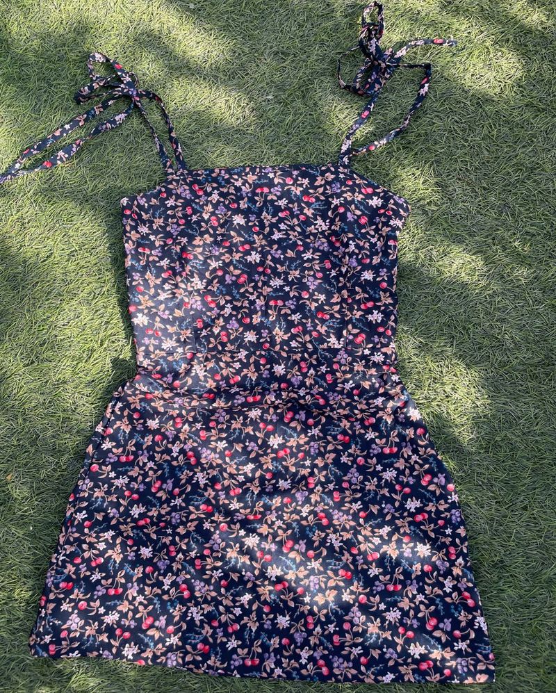 Super cute floral mini dress- Size Xs