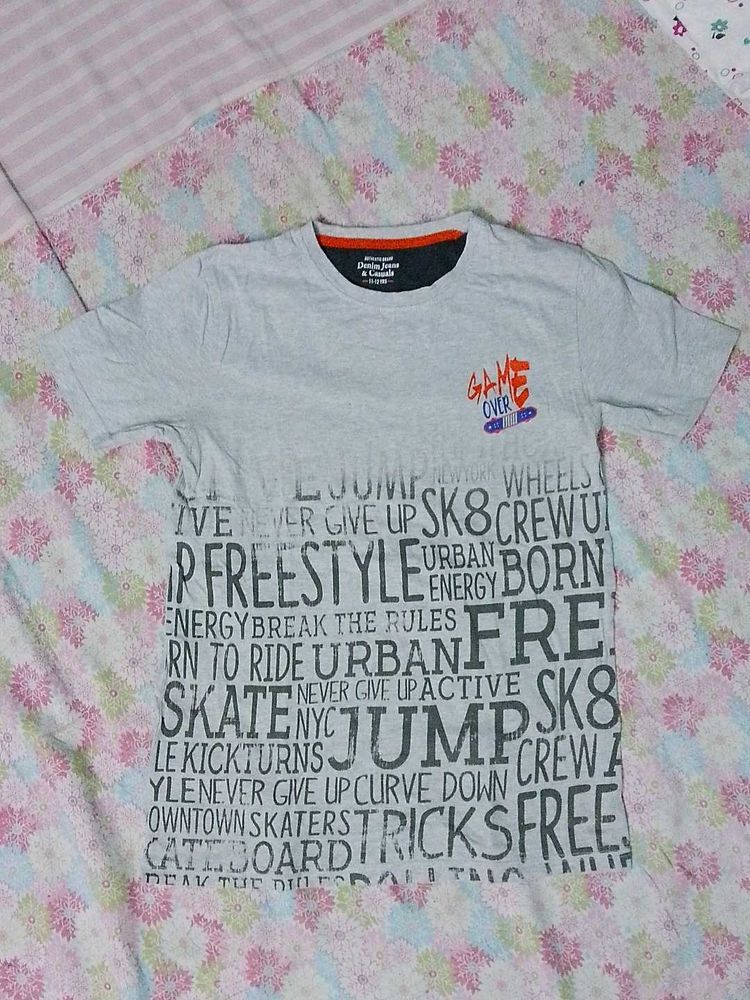 &#34;Like New Off-White Round Neck T-Shirt for Boys