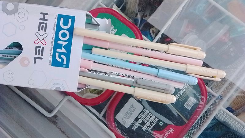 Doms Hexel Pens