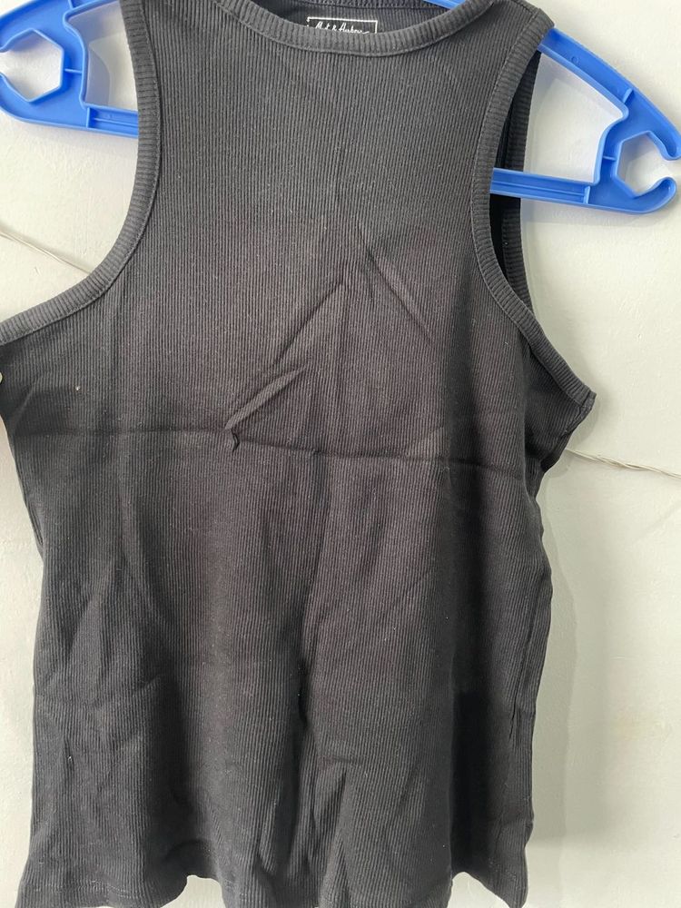 High Neck Sleeveless Black Tshirt