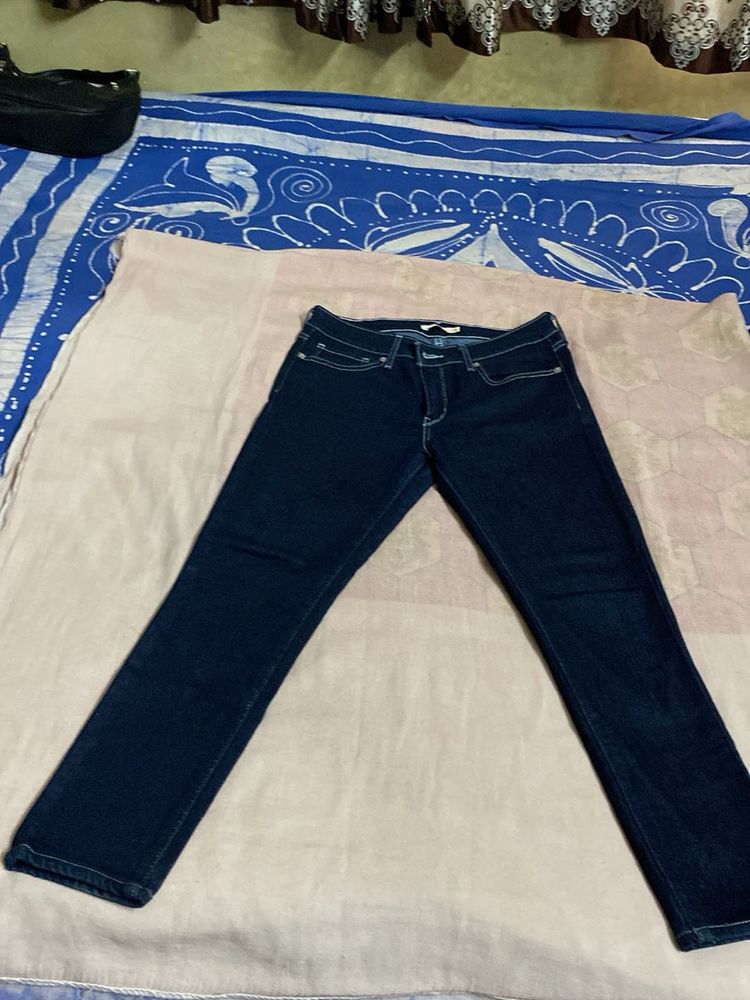 Streachble Levi’s Dark Blue Denim