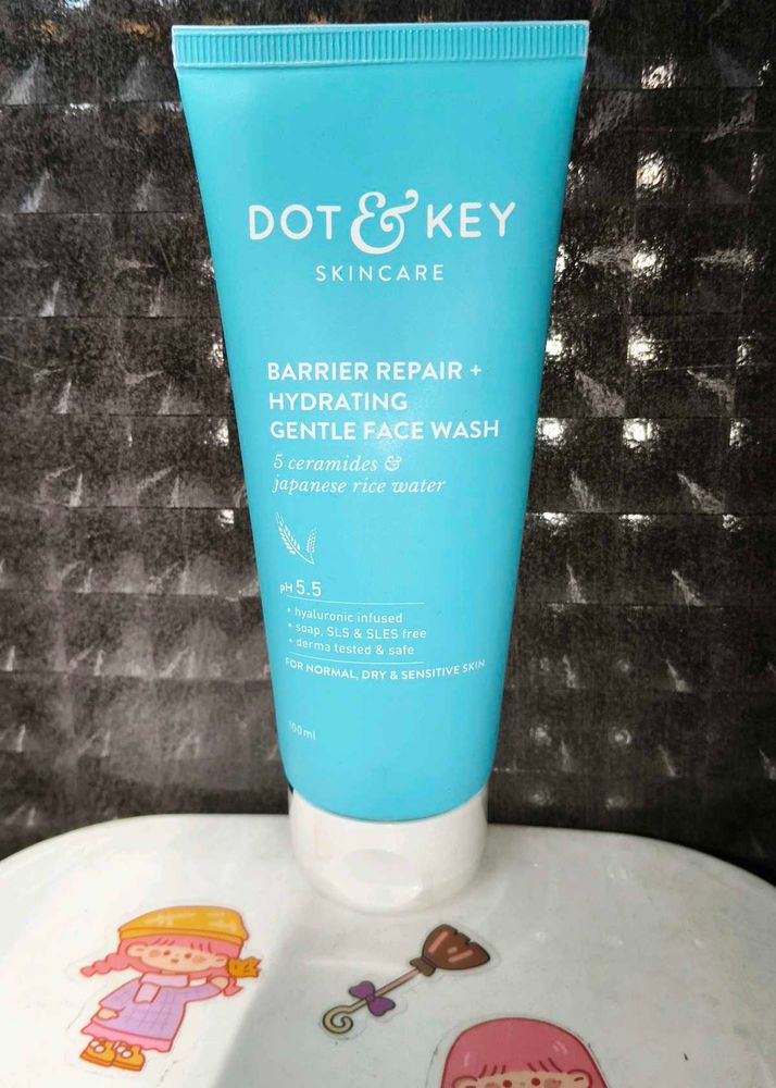 Dot &amp; Key Face Wash