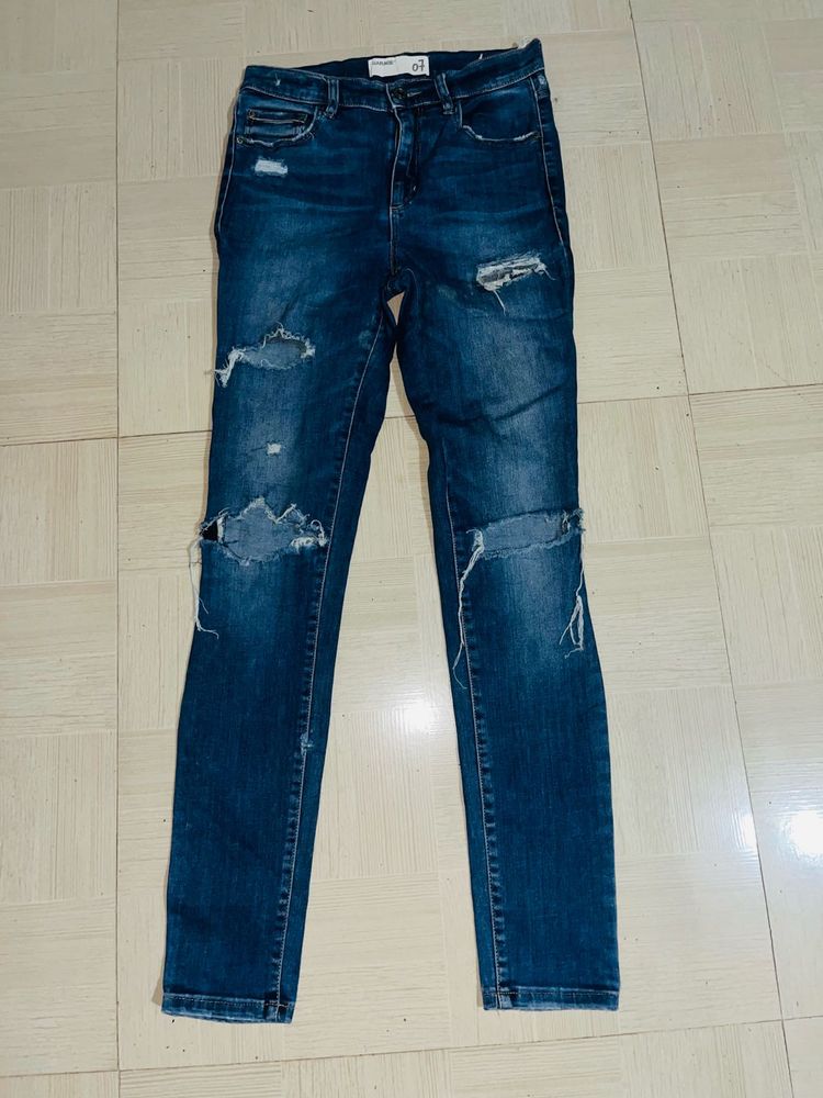 Pull&amp;Bear Ripped Demin Skinny Jeans