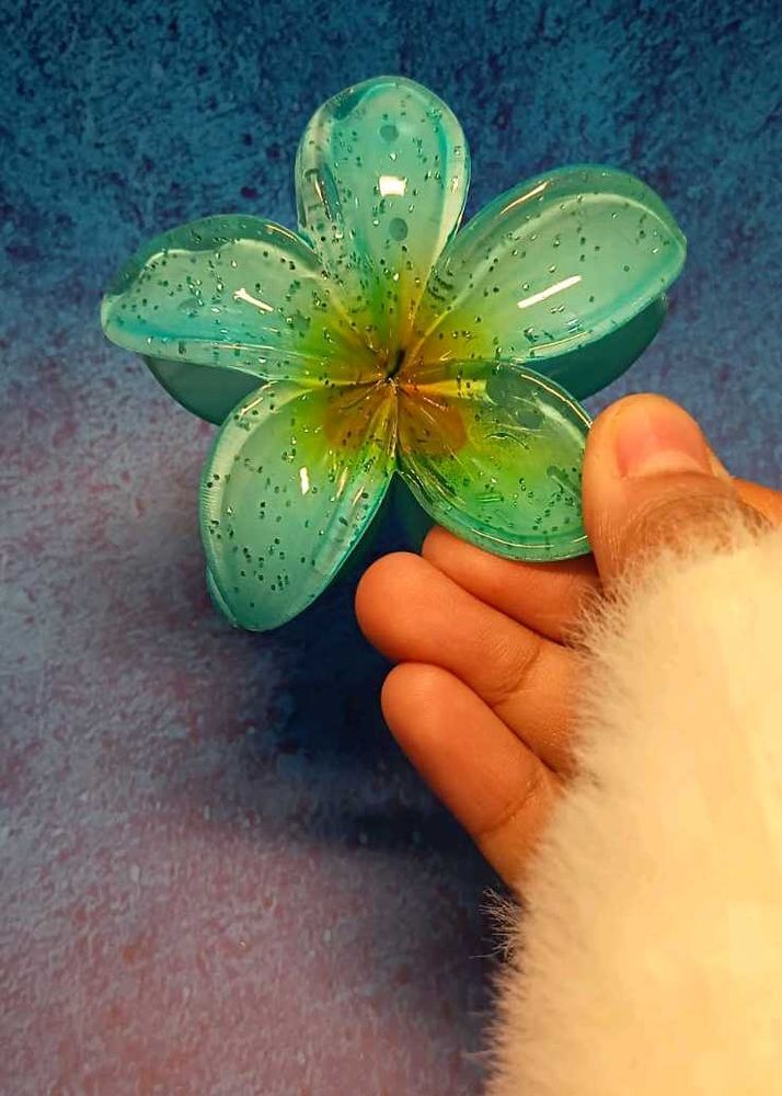 Resin Flower Hair Clip