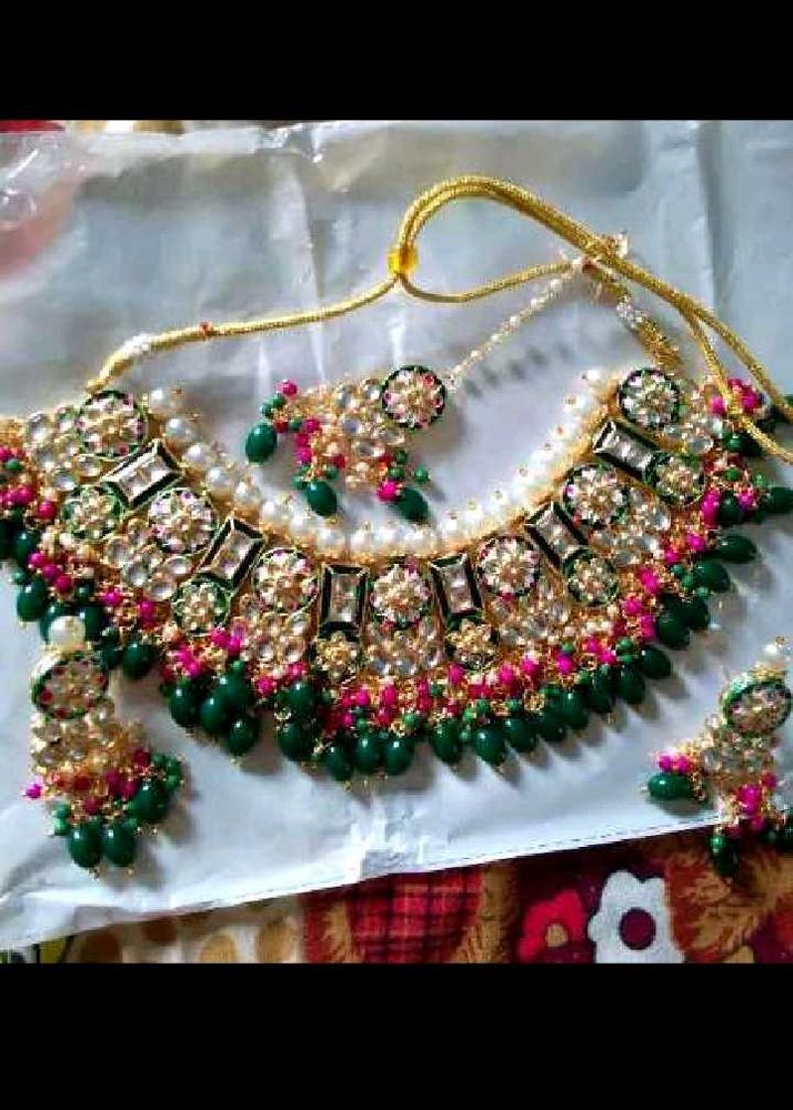 Elegant Kundan Jewelry Set