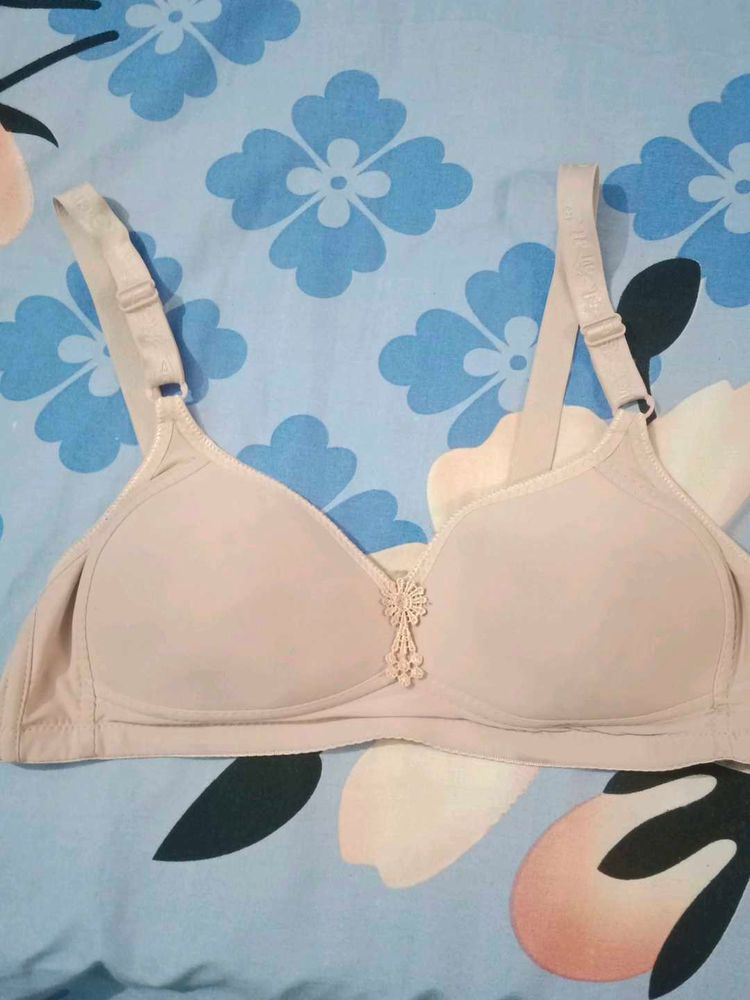 JENGYUER PADED BRA NEW
