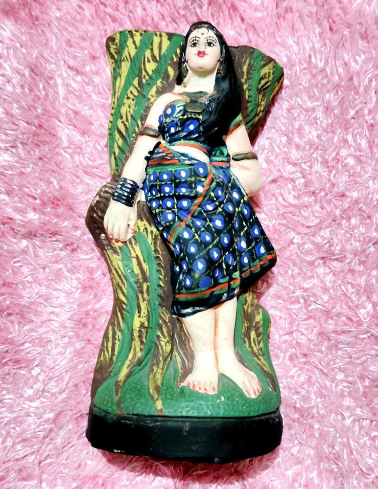 Indian Lady Showpiece