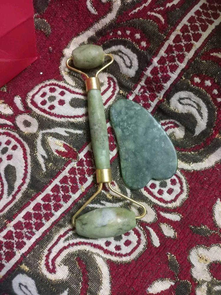 Jade Roller &amp; Gua Sha Set