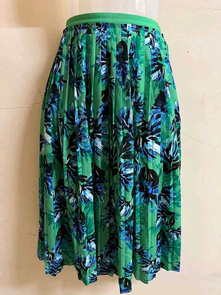 pinterest banana republic branded skirt