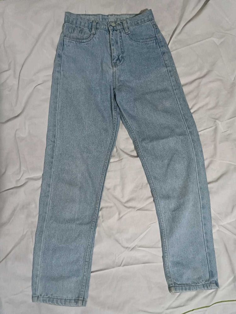 Light Wash Mom Fit Jeans