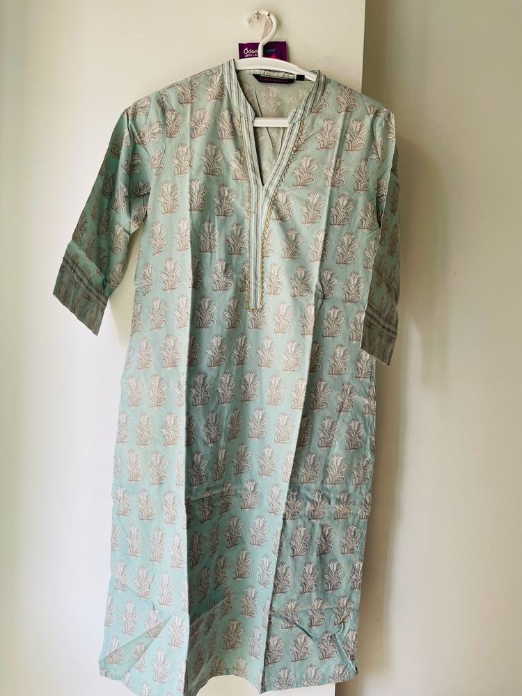 Beautiful Minimally Worn Pastel Shade Kurta