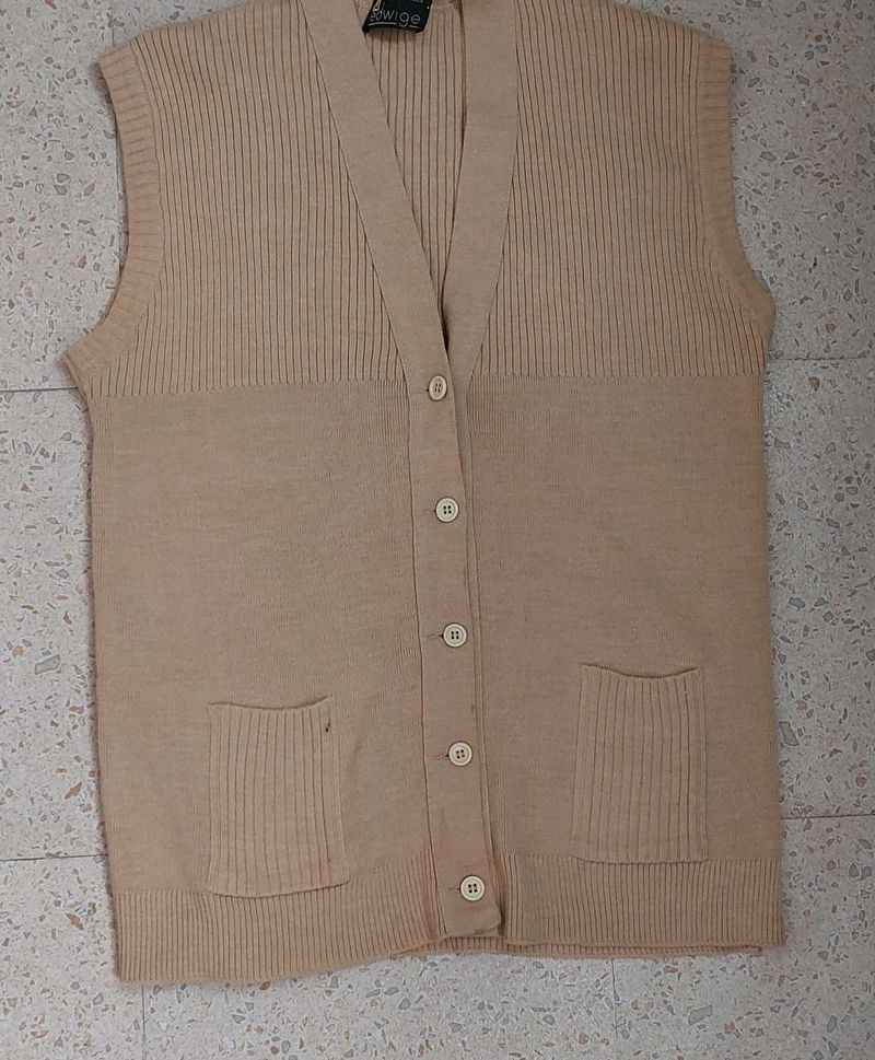 Vintage knitted cardigan vest