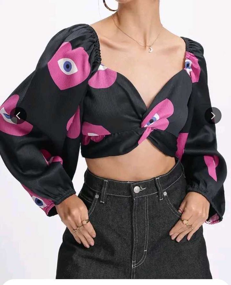 Eye-Catching Print Crop Top