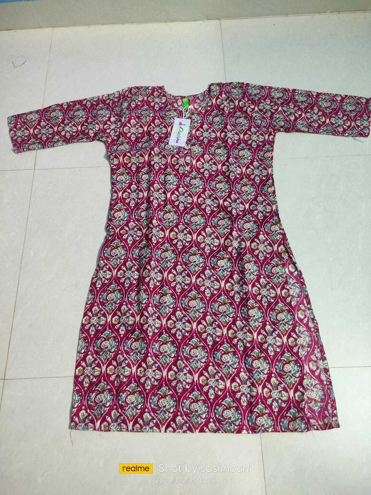 Red Colour Kurthi Set Smooth Reyon Cotton