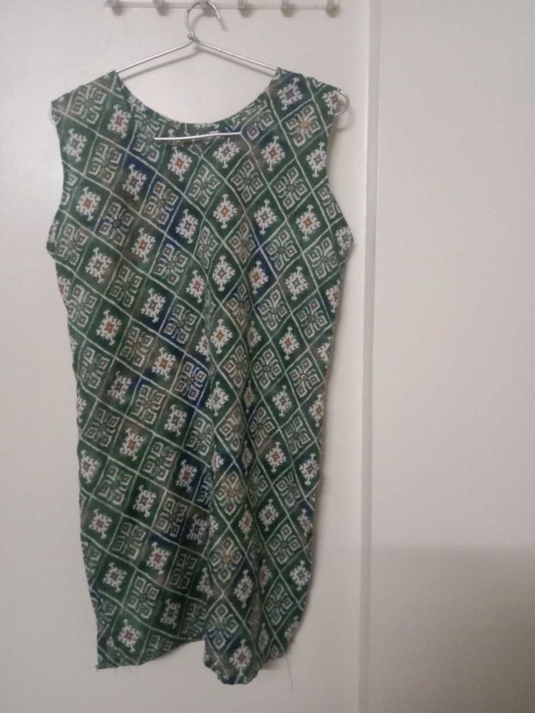 🦚Vibrant Sleeveless Top