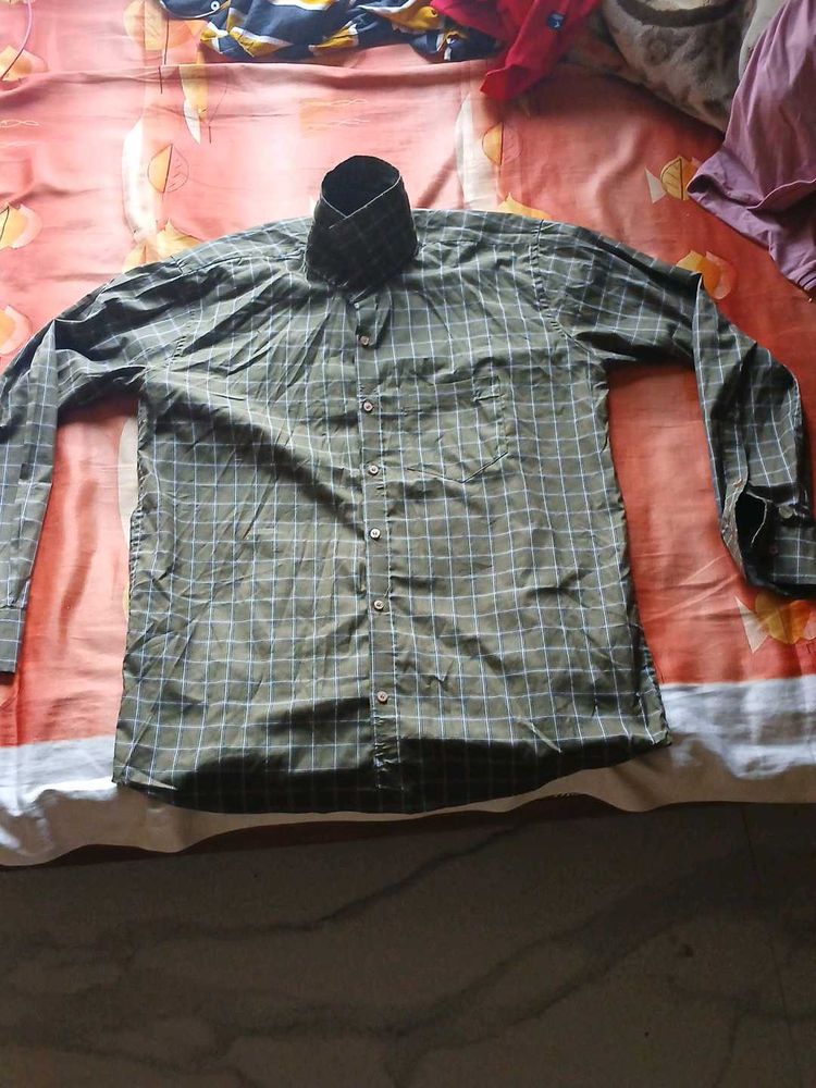 Men&#39;s Long Sleeve Button-Down Shirt