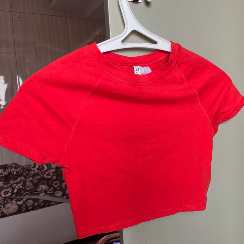 H&amp;M solid red crop tee