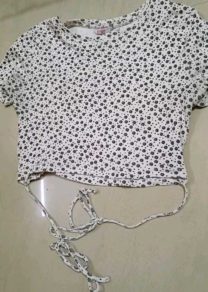 Floral Print Tie-Waist Crop Top