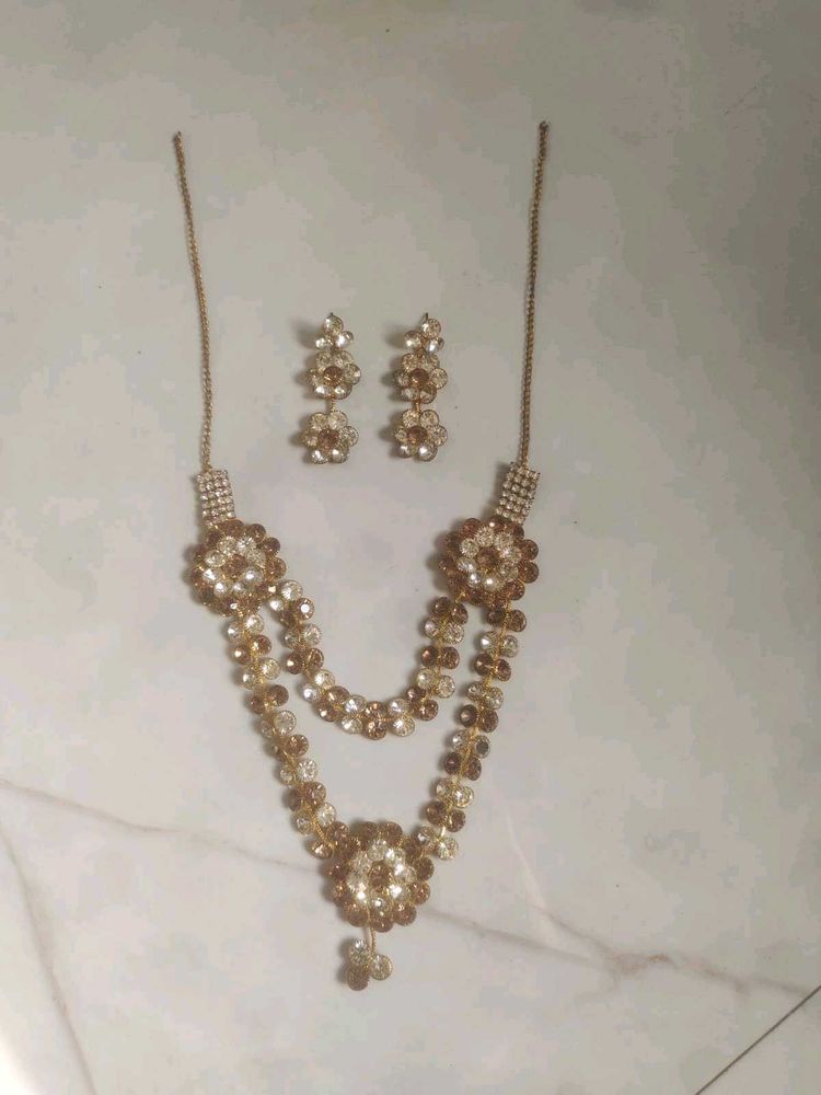 Necklace And Earrings&#39; Set.