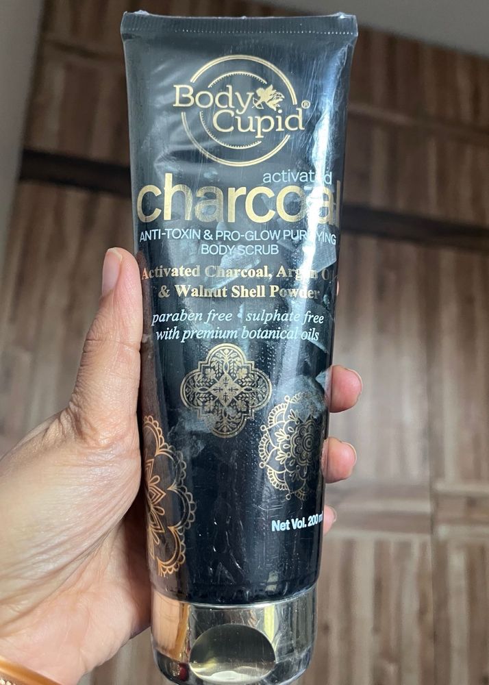 Body cupid Charcoal Scrub