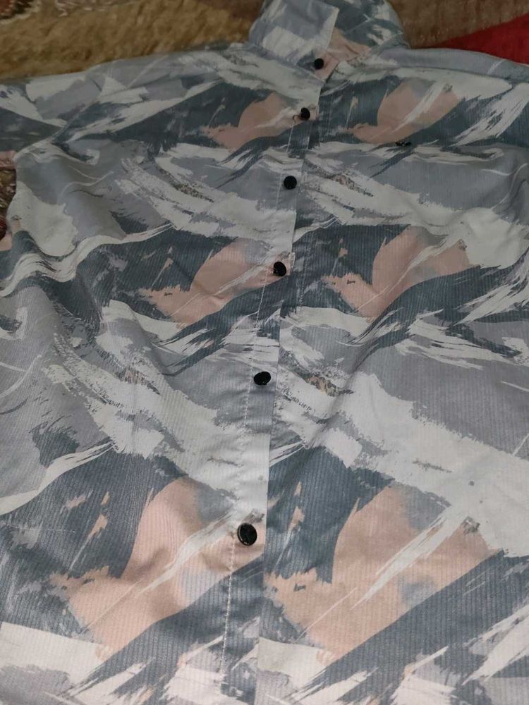 Abstract Pattern Shirt(size M hai )
