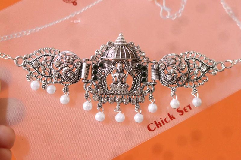 Silver Tone Necklace