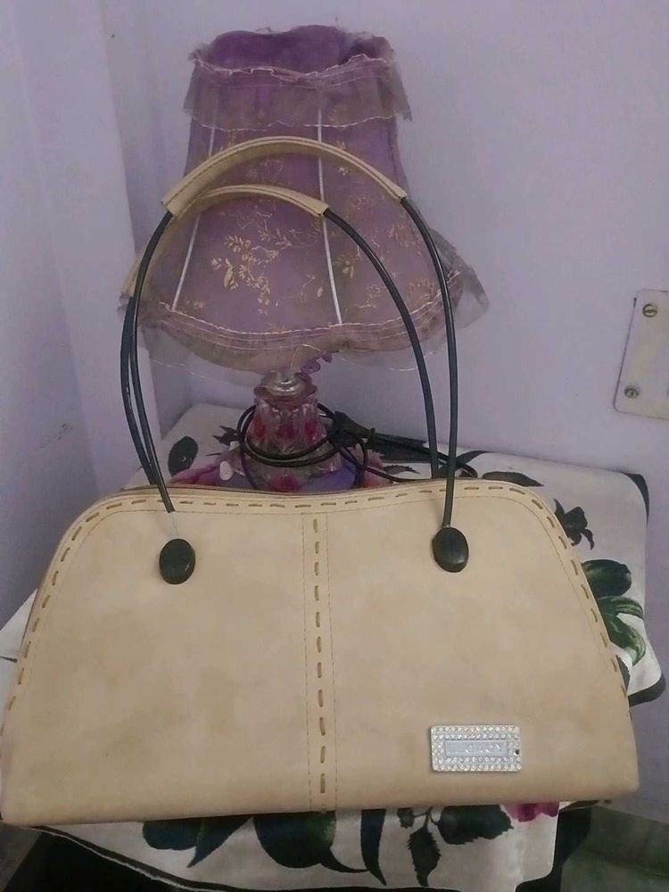 Elegant Sling Bag.