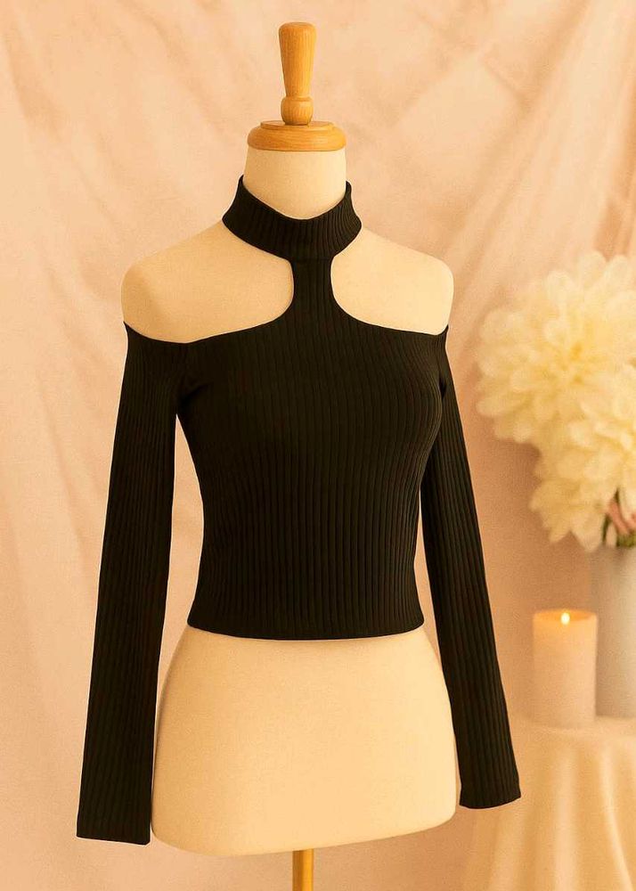 🇳🇿❤️💫Edgy Black Cutout Long Sleeve Top