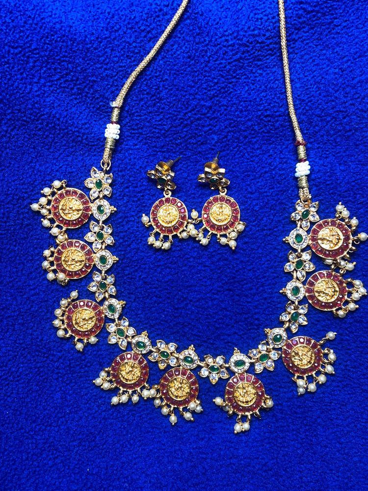 Short Neck Set No Used Like New