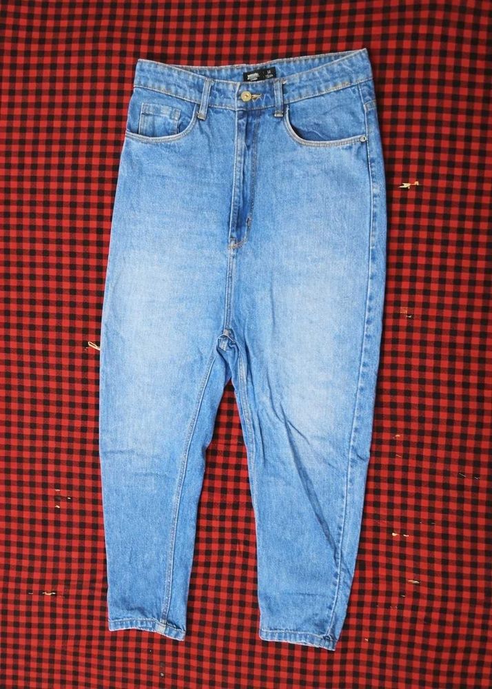 Baggy High-Waisted Jeans