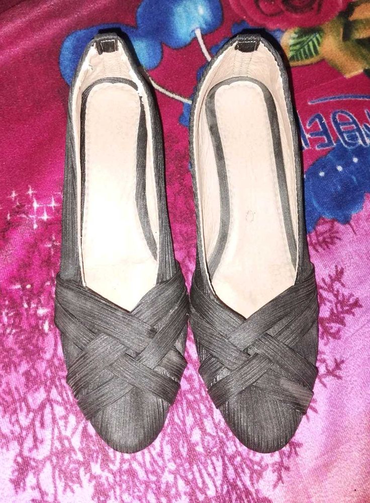 BLACK BELLY Size 6