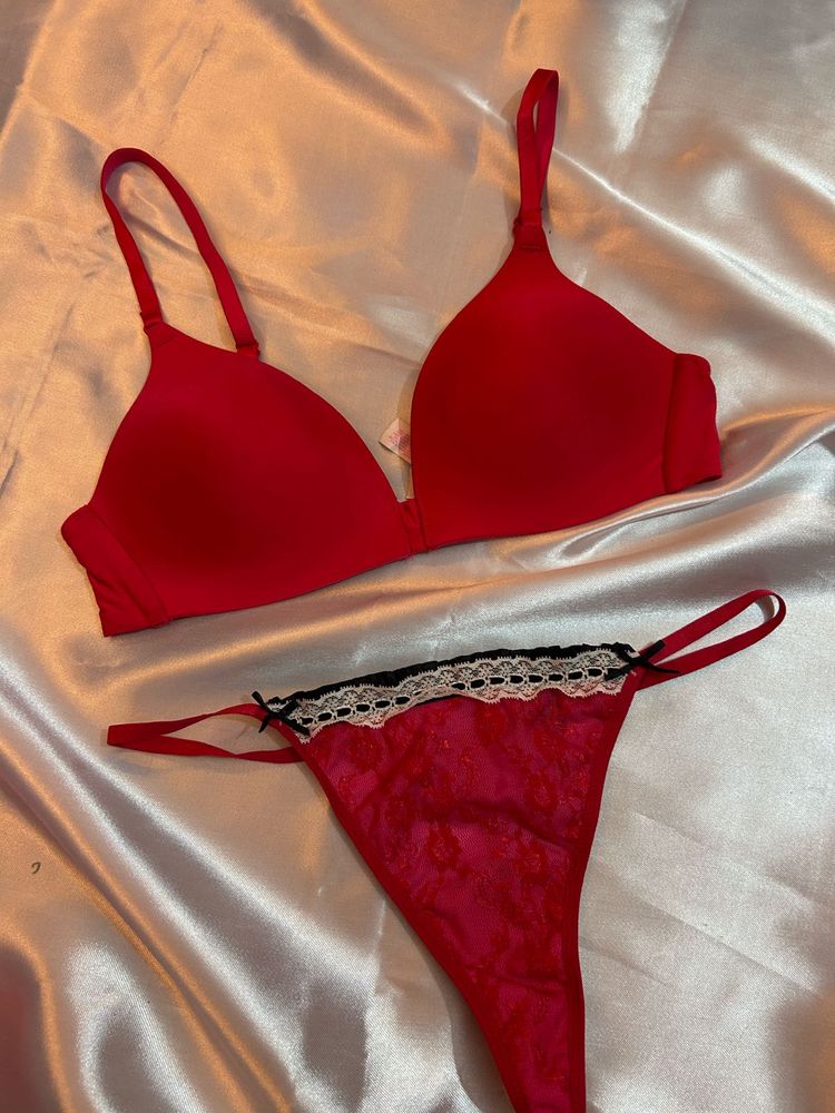 Victoria Secret Bra With Thong Set