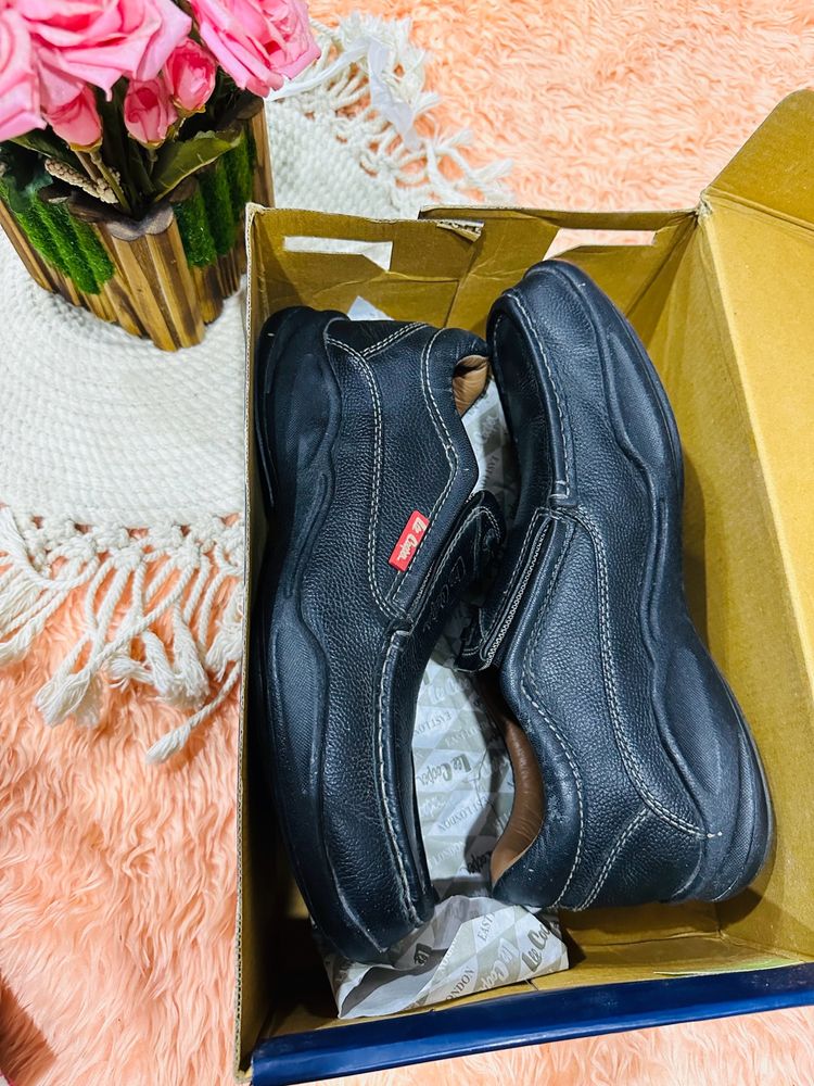 Black Shoes