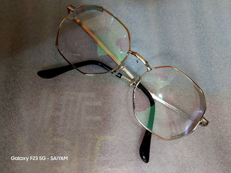 SUNGLASS ( BRAND NEW )