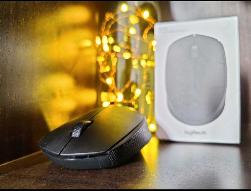 Logitech B170 Wireless Mouse with USB Receiver